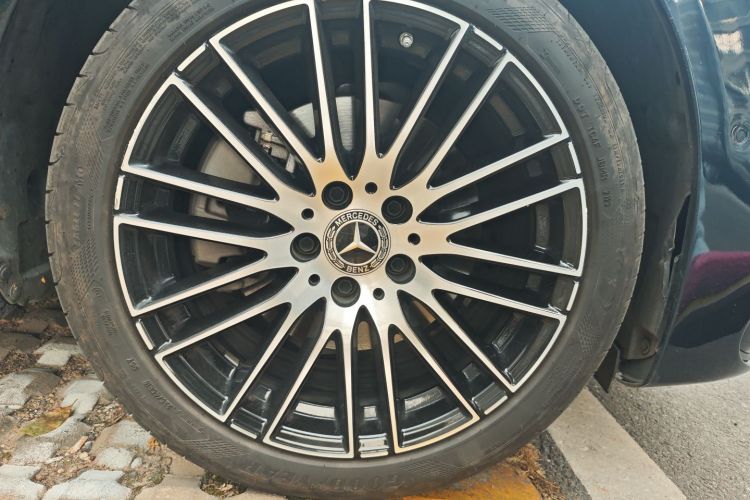 奔驰C级 2023款 改款 C 200 L 运动版车身外观10