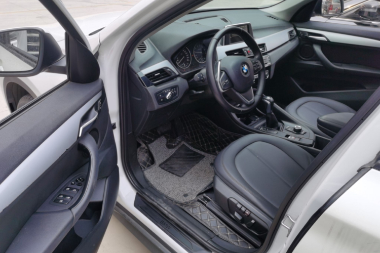 宝马X1 2016款 sDrive18Li 时尚型中控内饰20