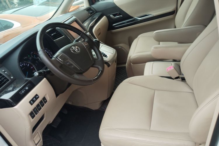 丰田 埃尔法 2012款 3.5L 豪华版局部细节19