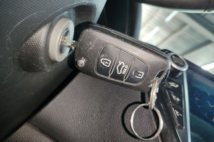 江铃集团新能源 江铃E200N 2018款 E200N 时尚型(250KM)中控内饰7001