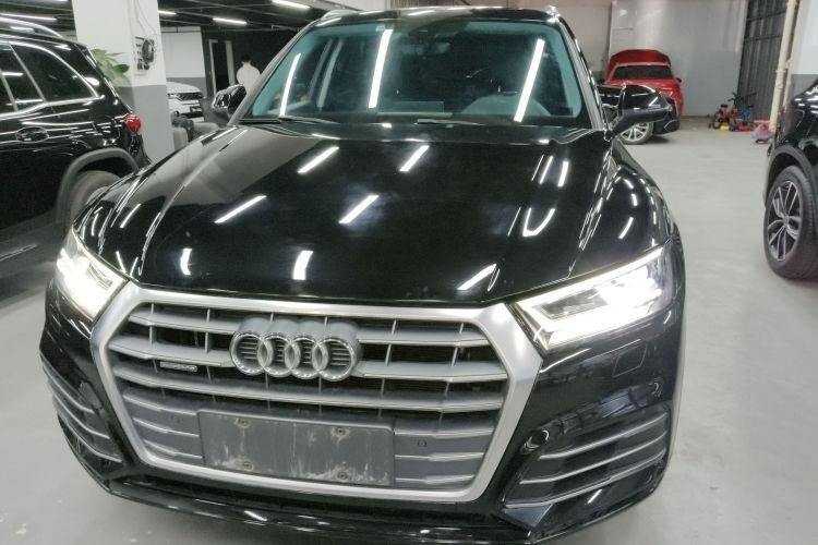 奥迪Q5L 2018款 40 TFSI 荣享时尚型 国VI车身外观2