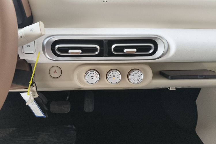 五菱汽车 宏光MINIEV 2024款 第三代 215km 青春版中控内饰16