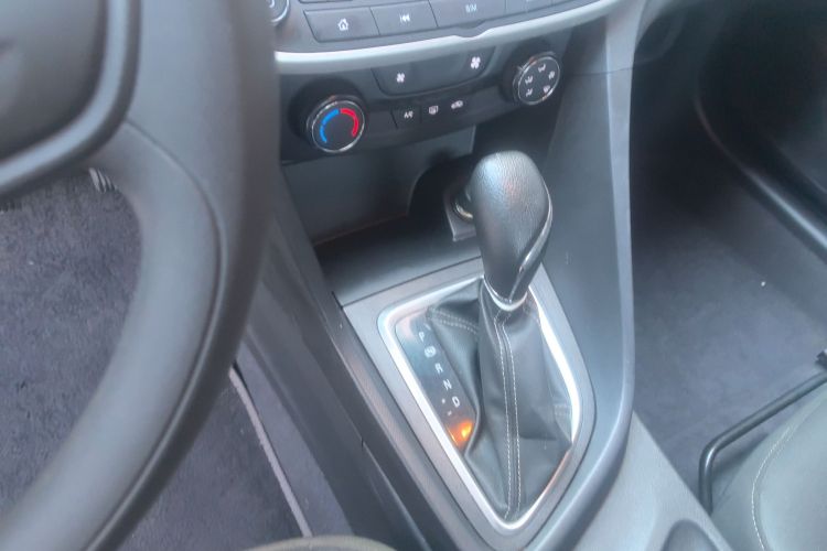 别克 英朗 2021款 1.3T 自动轻混动精英型中控内饰18