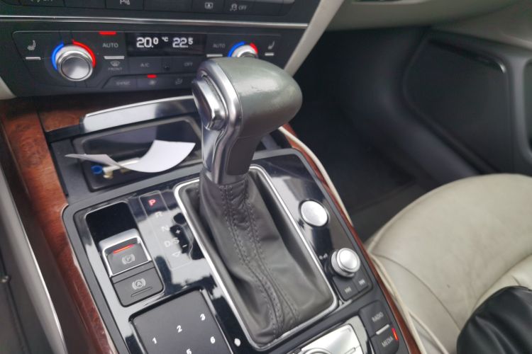 奥迪A6L 2014款 30 FSI 豪华型中控内饰18