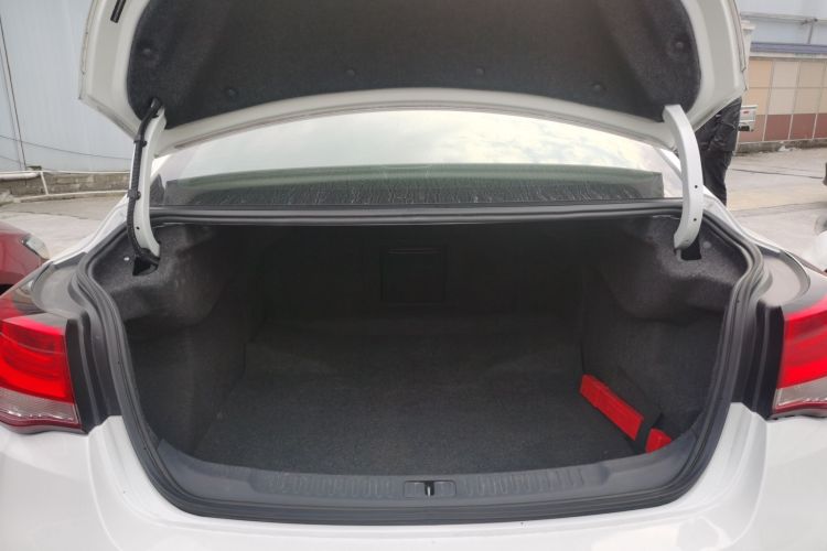 雪佛兰 迈锐宝 2017款 1.5T 自动豪华版机舱底盘23