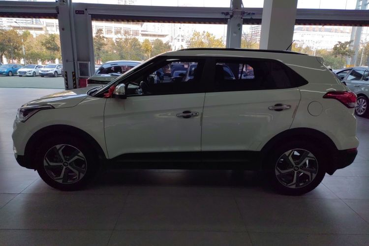 北京现代ix25 2017款 1.6L 自动智能型车身外观4