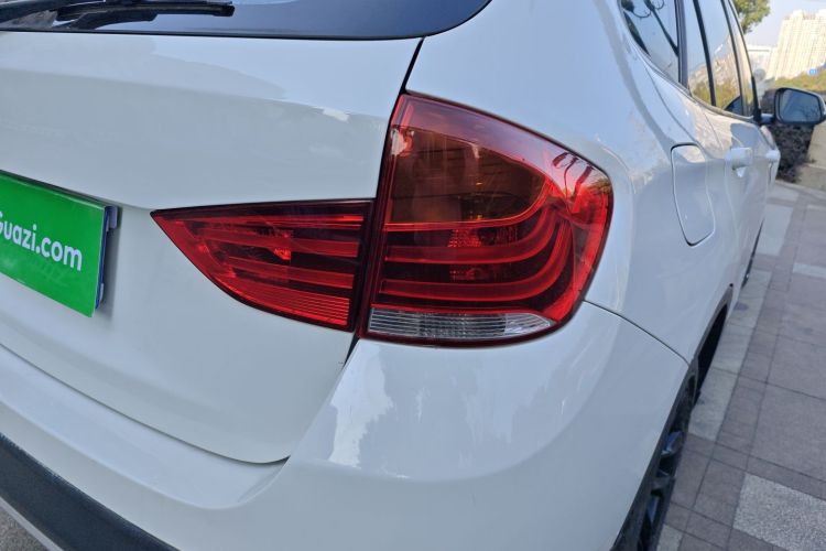 宝马X1 2014款 sDrive18i 领先型车身外观9