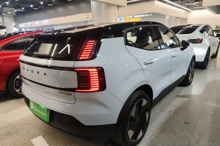 沃尔沃EX30 2025款 后驱长续航版 Plus车身外观7