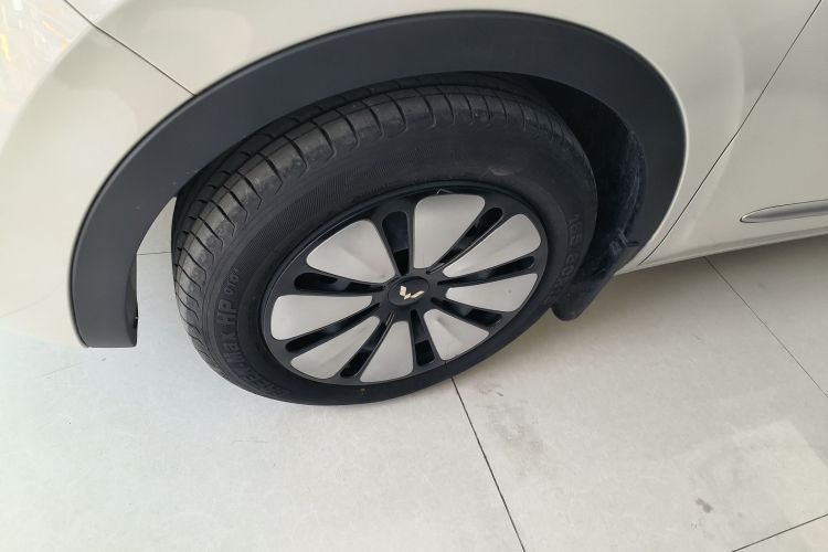 五菱汽车 五菱缤果 2023款 333km 快享款车身外观6007