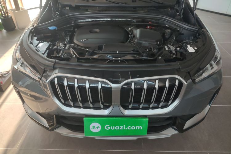 宝马X1 2023款 sDrive25Li X设计套装机舱底盘24