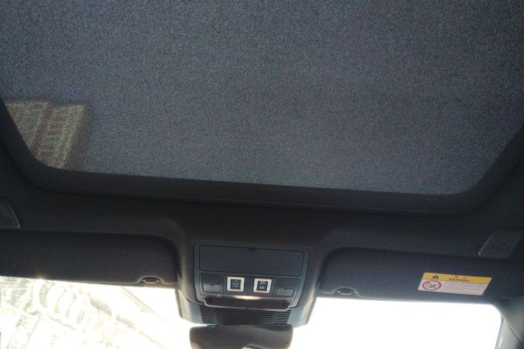 捷豹XEL 2025款 2.0T 250PS R-DYNAMIC 90周年典藏版中控内饰22