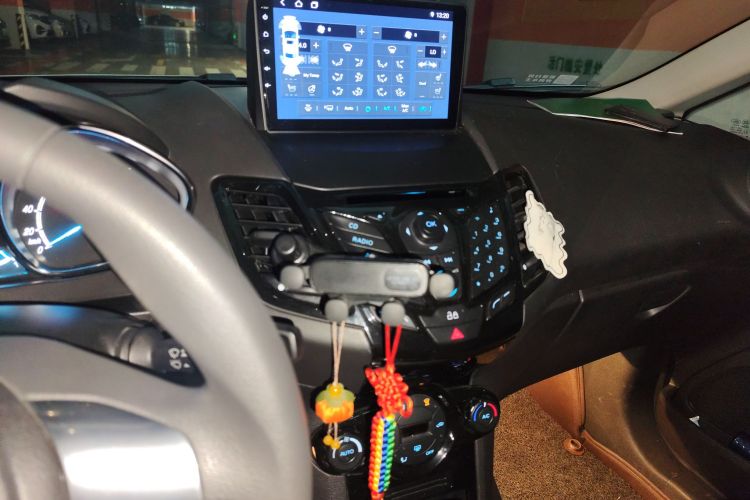 福特 嘉年华 2013款 两厢 1.5L 自动运动型中控内饰16