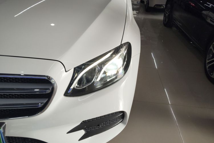 奔驰E级 2020款 改款 E 300 L 运动时尚型局部细节36