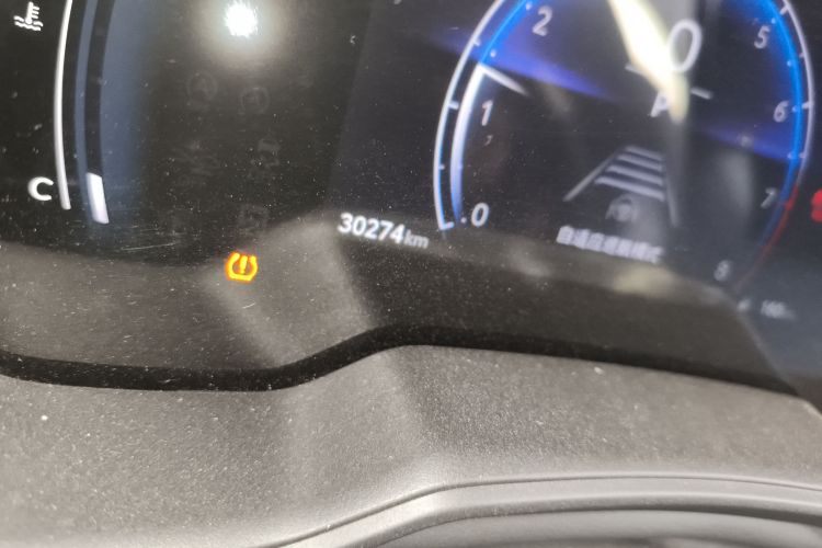 丰田 锋兰达 2023款 2.0L CVT领先版中控内饰15