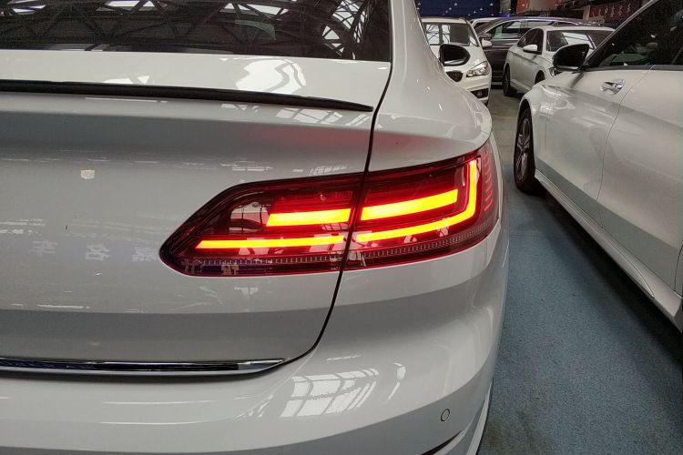 一汽-大众CC 2023款 330TSI 炫目版车身外观9