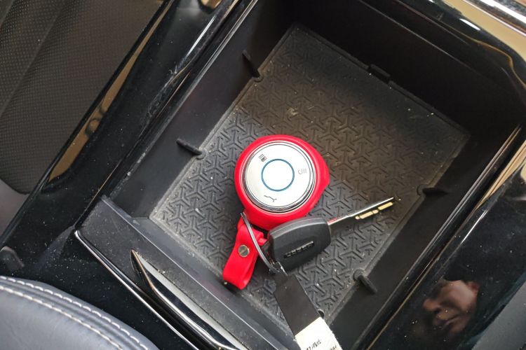 哪吒汽车 哪吒U 2021款 Pro 400 巡航版中控内饰11