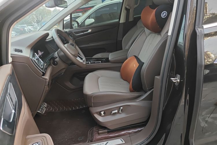 大众 威然 2023款 改款 380TSI 尊驰版中控内饰19