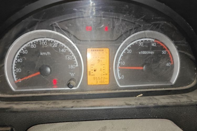 东风御风 御风 2016款 2.5T领运版御利宝短轴中顶国V ZD25中控内饰14