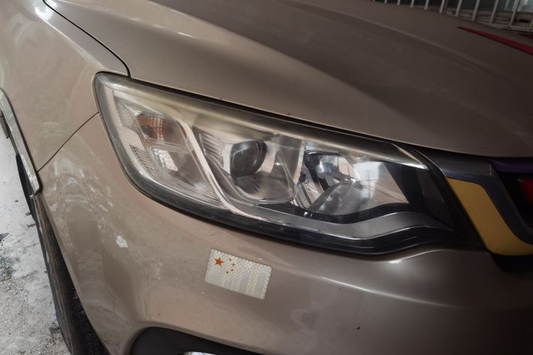 吉利汽车 远景 2018款 1.5L 手动幸福版车身外观8