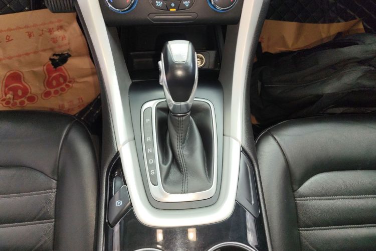 福特 蒙迪欧 2013款 1.5L GTDi180时尚型中控内饰18