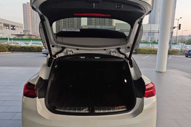 宝马X2 2023款 sDrive25i M运动曜夜版局部细节23