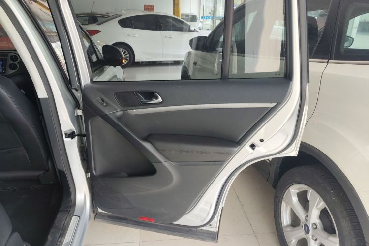 大众 途观 2013款 1.8TSI 自动两驱舒适版中控内饰45