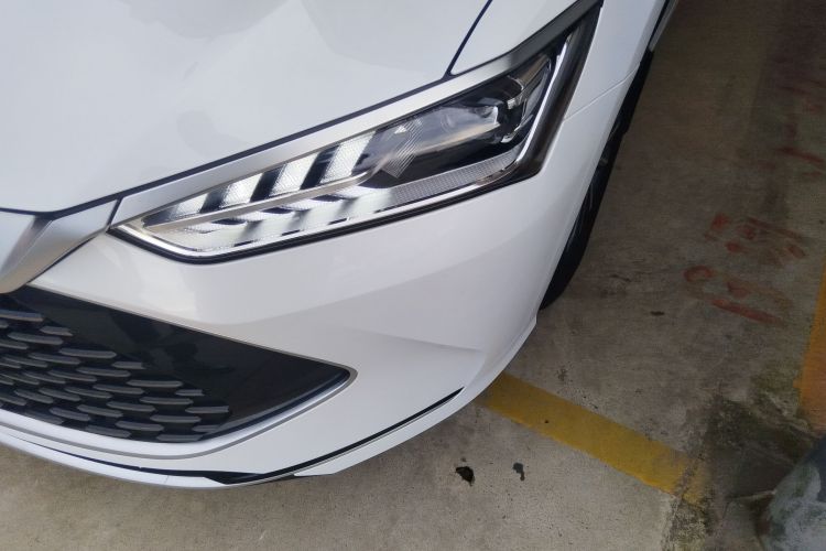 比亚迪 秦PLUS 2024款 荣耀版 DM-i 55KM领先型车身外观36