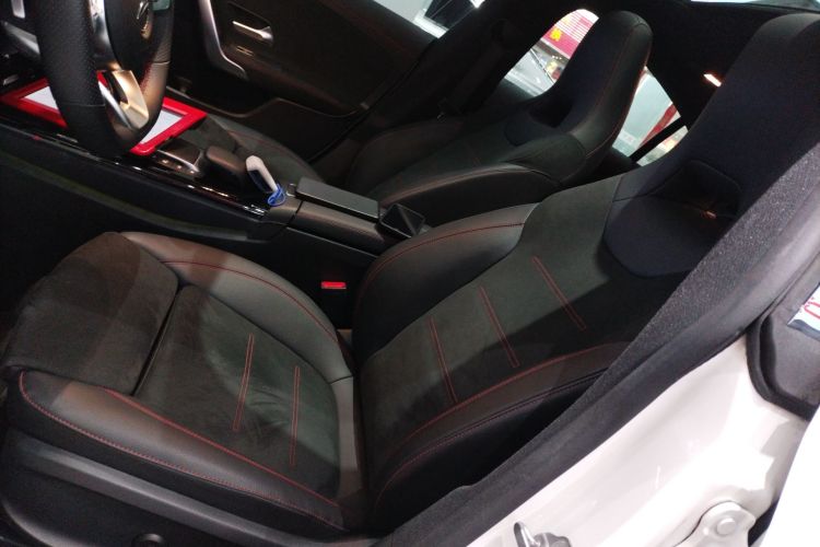 奔驰CLA 2021款 CLA 200中控内饰19