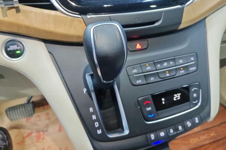 别克GL8 2017款 ES 28T 舒适型 国V中控内饰18