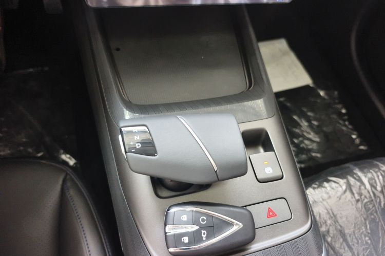 长安 逸动 2025款 蓝鲸 1.5T 500Bar尊贵型中控内饰18