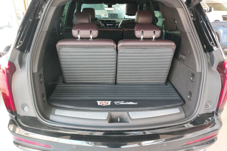 凯迪拉克XT6 2022款 2.0T 七座四驱豪华型机舱底盘23