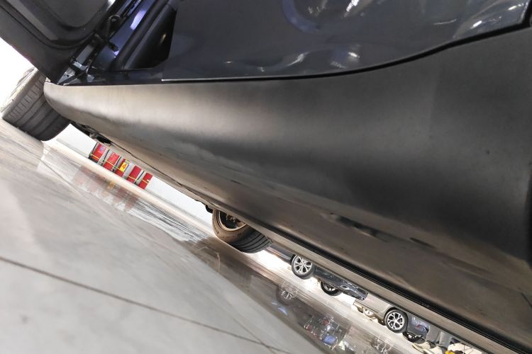 特斯拉 Model Y 2022款 长续航全轮驱动版局部细节9002