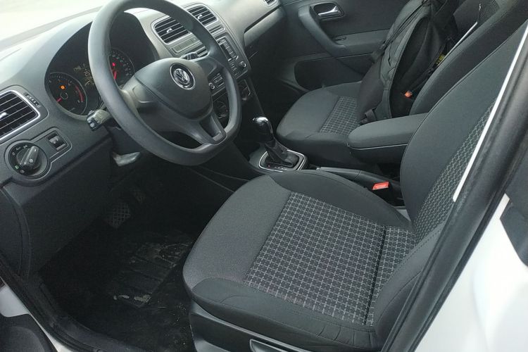 大众 Polo 2014款 1.4L 自动舒适版中控内饰19