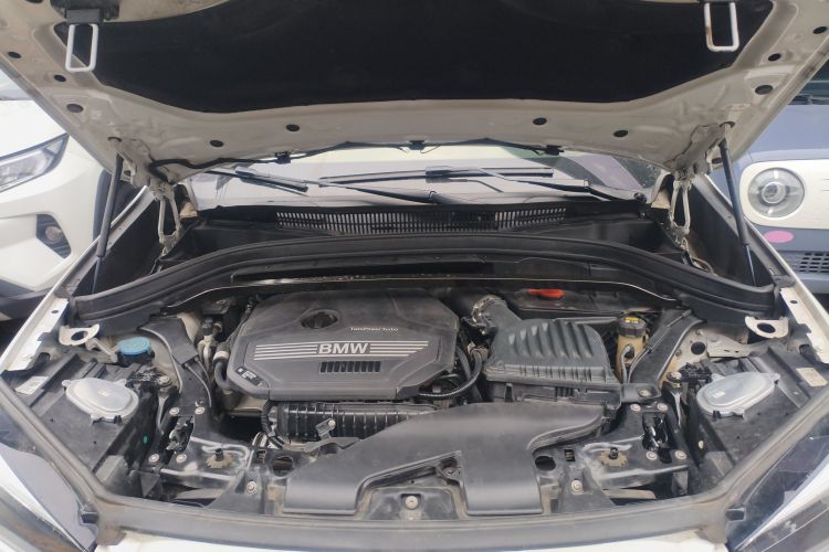 宝马X1 2020款 sDrive20Li 尊享型机舱底盘24