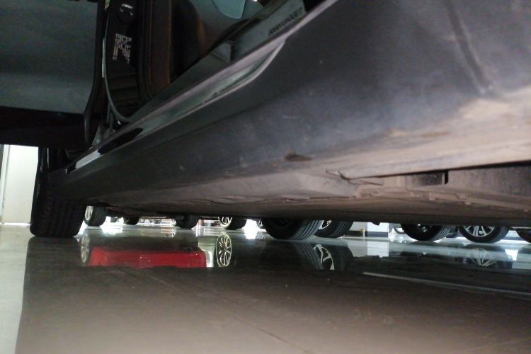 红旗E-QM5 2021款 网约充电 基础版 5座局部细节9001