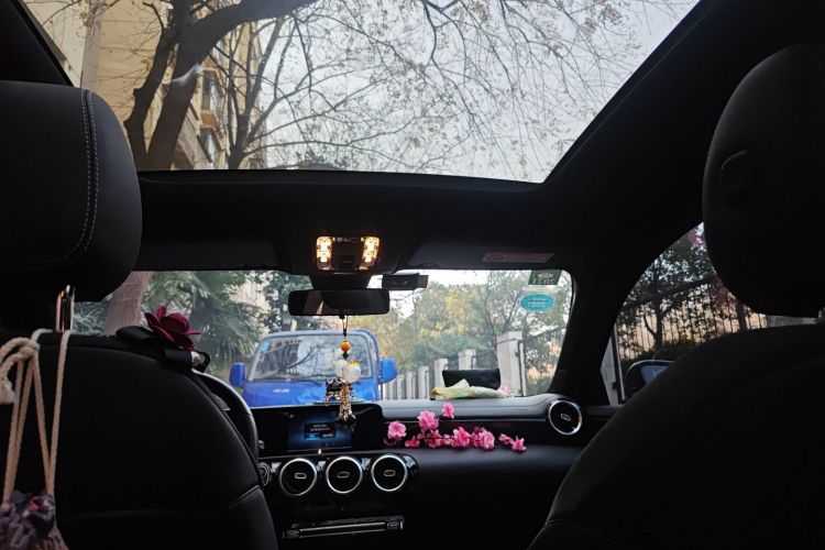 奔驰A级 2019款 改款 A 180 L 运动轿车局部细节22