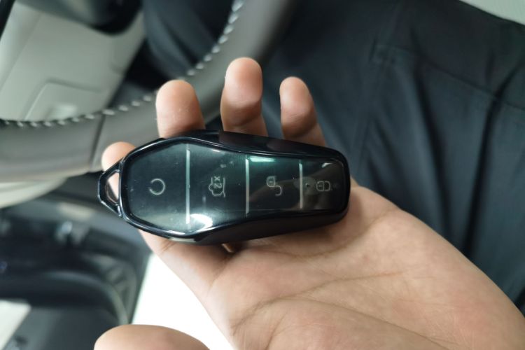 比亚迪 秦PLUS 2024款  荣耀版 DM-i 120KM超越型中控内饰7001