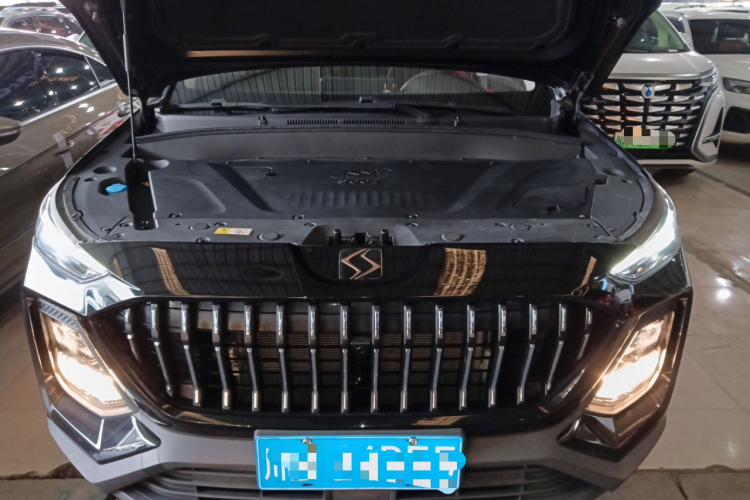 思皓X8 2022款 大圣版 300T DCT行者型 7座局部细节24