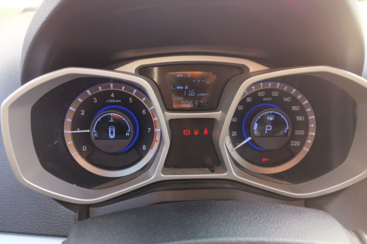 江汽集团 瑞风S3 2016款 1.5L CVT豪华智能型中控内饰14