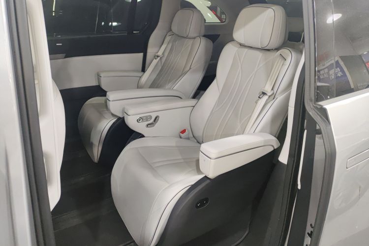 小鹏X9 2024款 702超长续航Max中控内饰7004