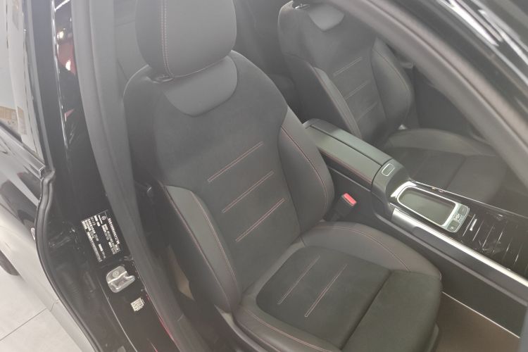 奔驰GLB AMG 2024款 AMG GLB 35 4MATIC局部细节41