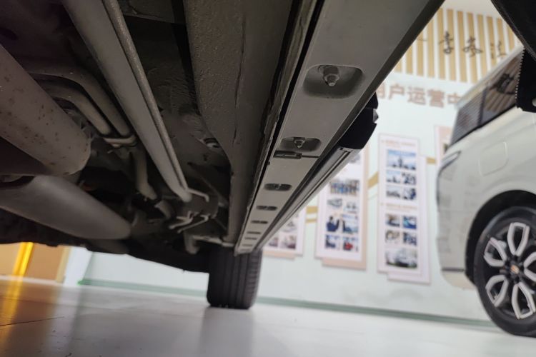 红旗HQ9 PHEV 2024款 2.0T 四驱豪华版局部细节9002