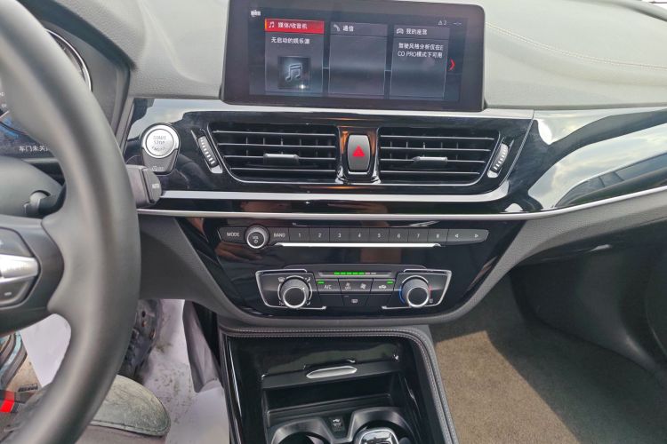 宝马1系 2021款 120i M运动曜夜版中控内饰16