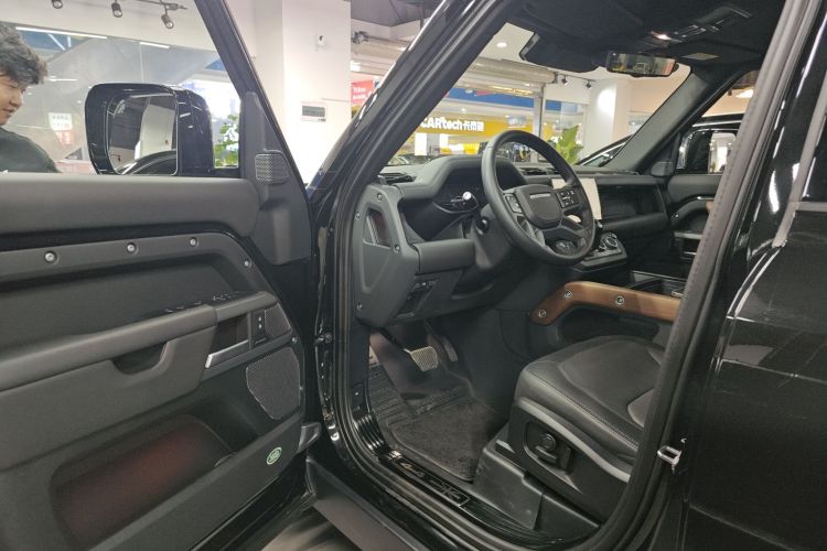 路虎卫士 2024款 110 3.0T P400 X-DYNAMIC HSE中控内饰7003