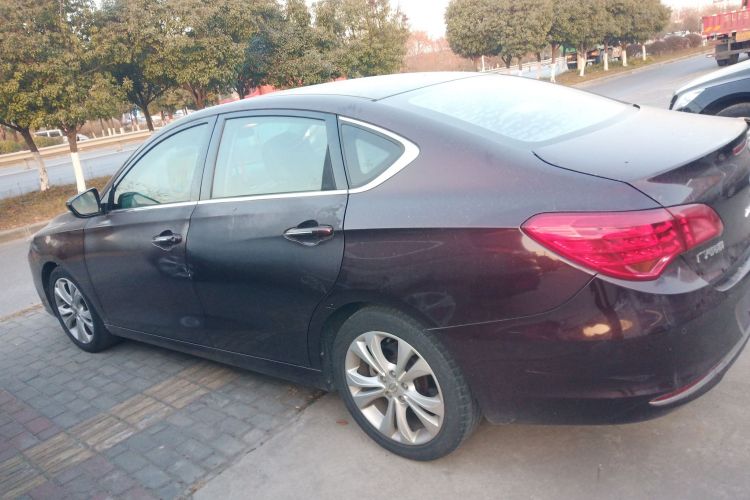 广汽传祺 传祺GA6 2016款 235T DCT精英版车身外观4