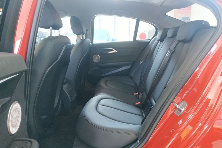 宝马1系 2021款 120i M运动版中控内饰7004