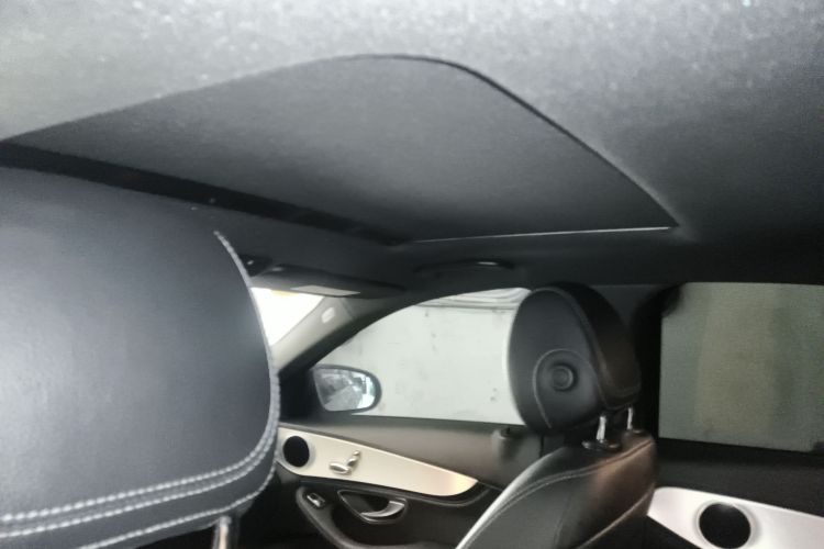 奔驰C级 2016款 C 200 运动版中控内饰22