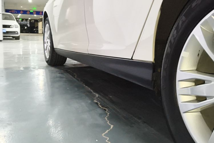 福特 福克斯 2012款 三厢 1.6L 自动舒适型局部细节9002