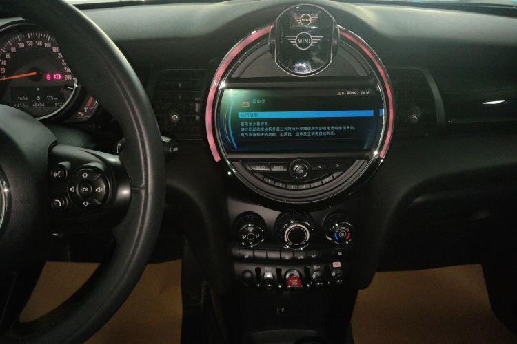 MINI 2019款 1.5T COOPER 经典派 五门版局部细节16