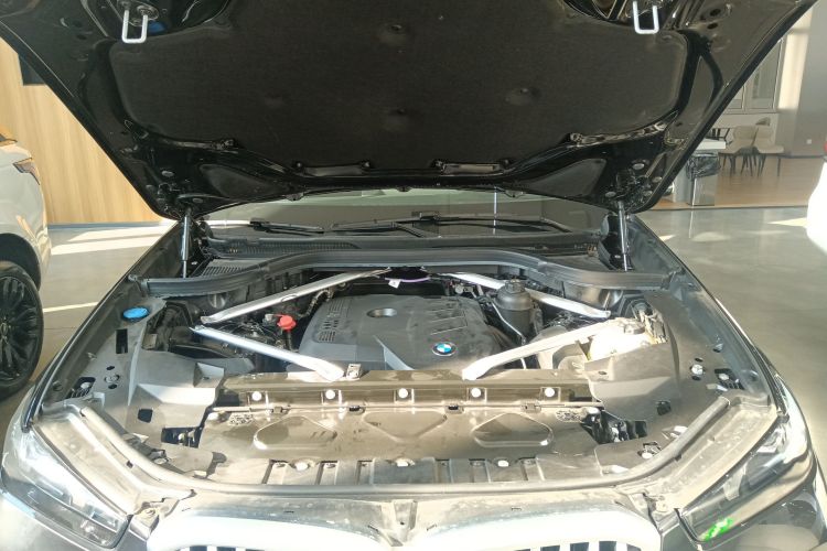宝马X5 2023款 xDrive 30Li 尊享型M运动套装机舱底盘24